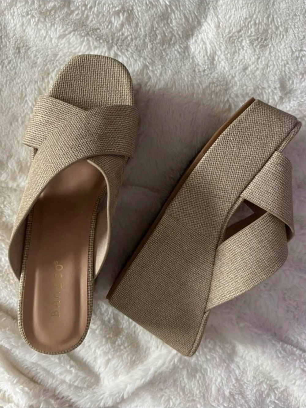 NWOT Bamboo Brand Beige Cross-Band Platform Slide Sandals